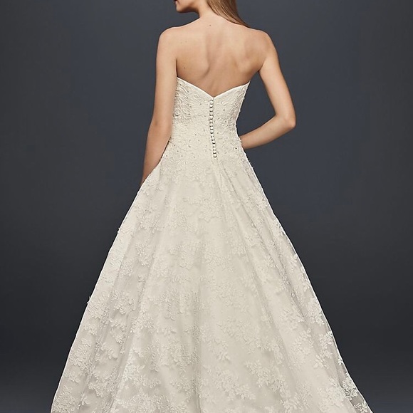 Wedding dress - Picture 8 of 8